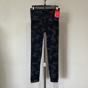 SPANX Seamless Camo Leggings Size M
